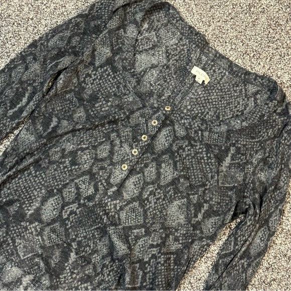 Pilcro Anthropologie Charcoal Patterned Long Sleeve Top - Picture 4 of 7